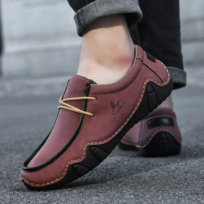 Novos Tênis Masculinos Casuais de Couro Feitos à Mão da Moda 2024 Design Sapatilhas Masculinas Mocassins Respiráveis Cano Baixo Sapatos Flats Dirigir Tamanho Grande
