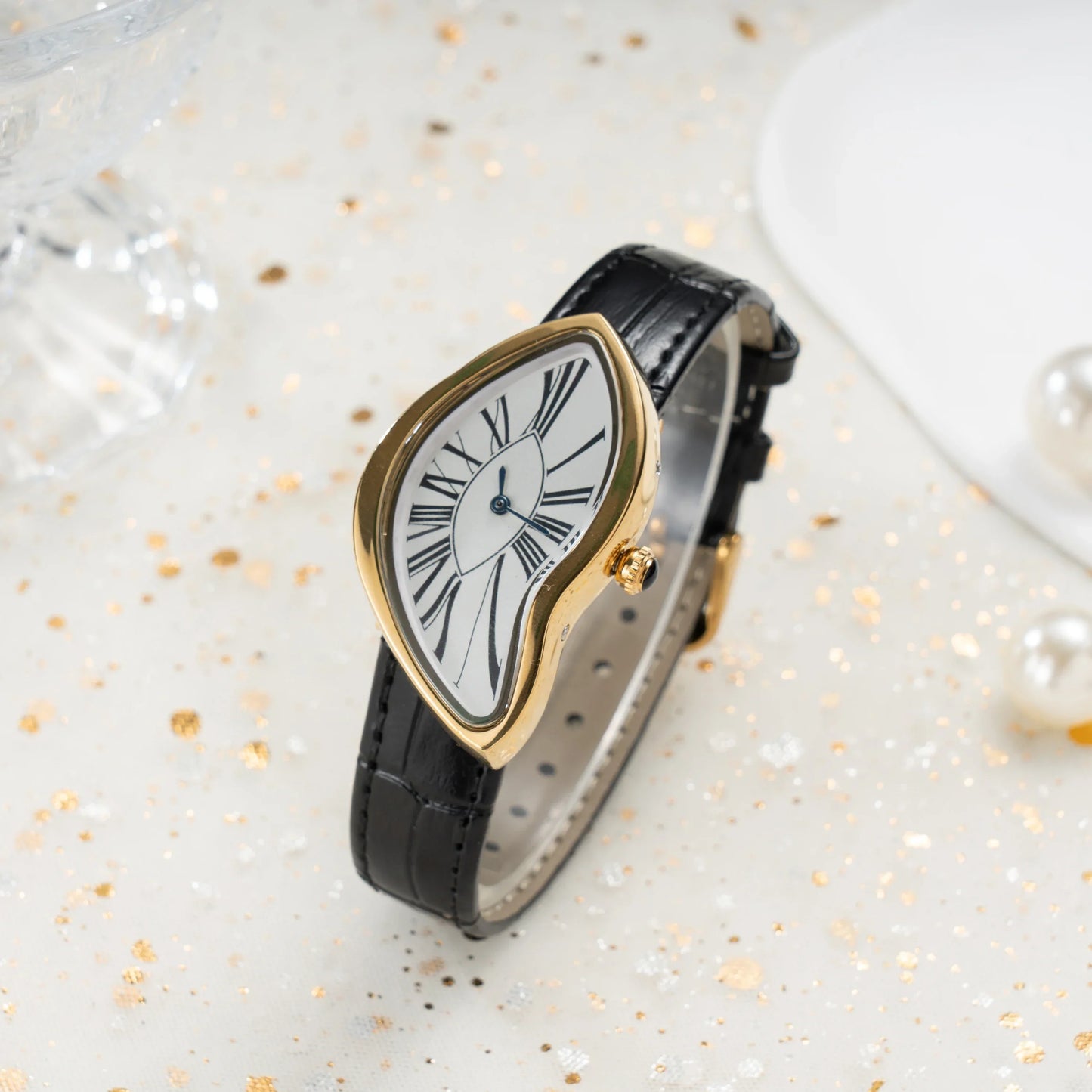watches melt and twist y2k alien ladies and men Leather strap fashion advanced ins niche design quartz watch