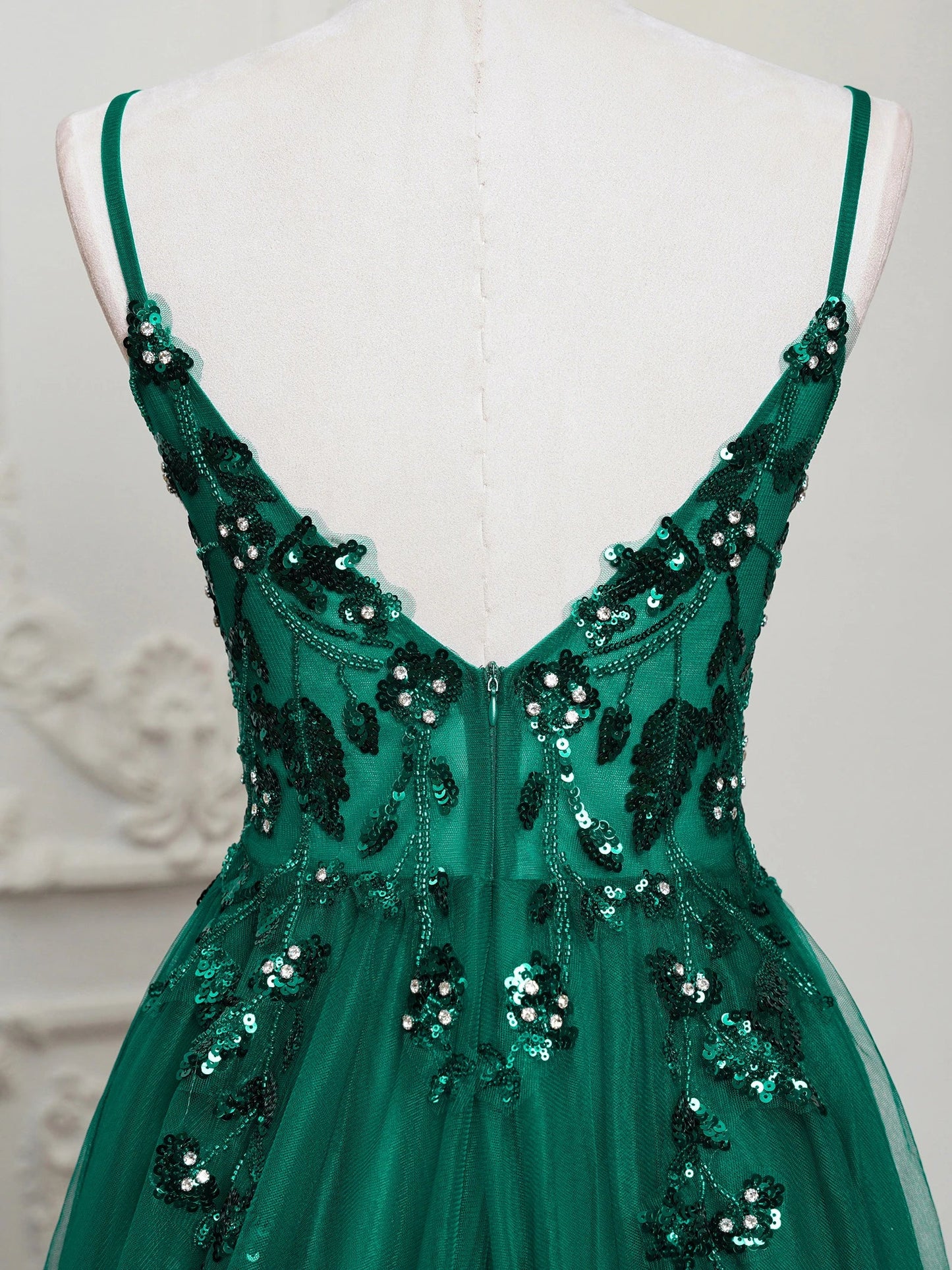 Sexy Maxi Train Evening Dresses Spaghetti Straps V-Neck Sequin Appliques Backless Prom Dress Tulle A-Line High Split Sling Gowns