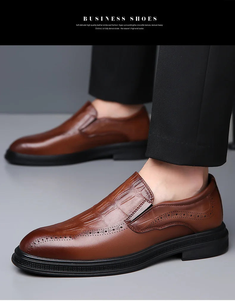 2026 Spring Autumn New Designer Brogue Shoes for Men Fashion Business Casual Shoes Male Solid Color Leather Shoe Loafers Man