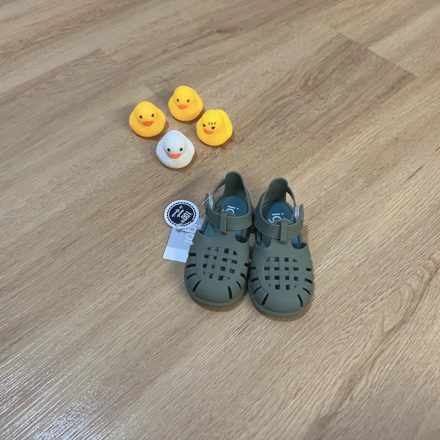 Boys Girls' Solid Color Casual Baotou Roman Sandals Baby Kids Jelly Beach Shoes Children's Soft Sole Non-slip Sandals SO125