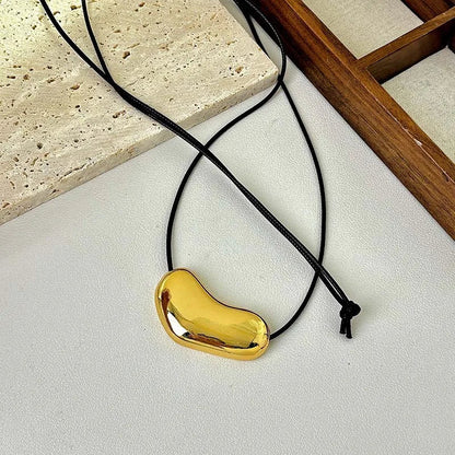 Luxury Irregular Red Enamel Heart Pendant Necklaces for Women Fashion Adjustable Black Rope Sweater Chain Necklaces Jewelry ﻿
