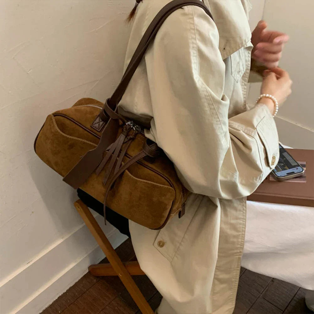Retro Hand-Held Bowling Bag for Women's Autumn and Winter New Fashion Trend Suede Underarm Bag, Niche Commuting Bag