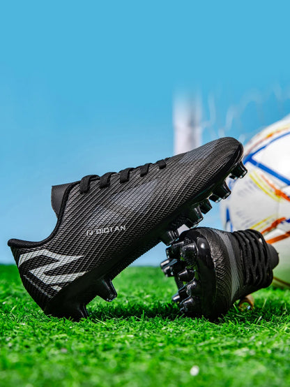 Personalized and fashionable children's sports football shoes, comfortable and breathable indoor and outdoor sports shoes