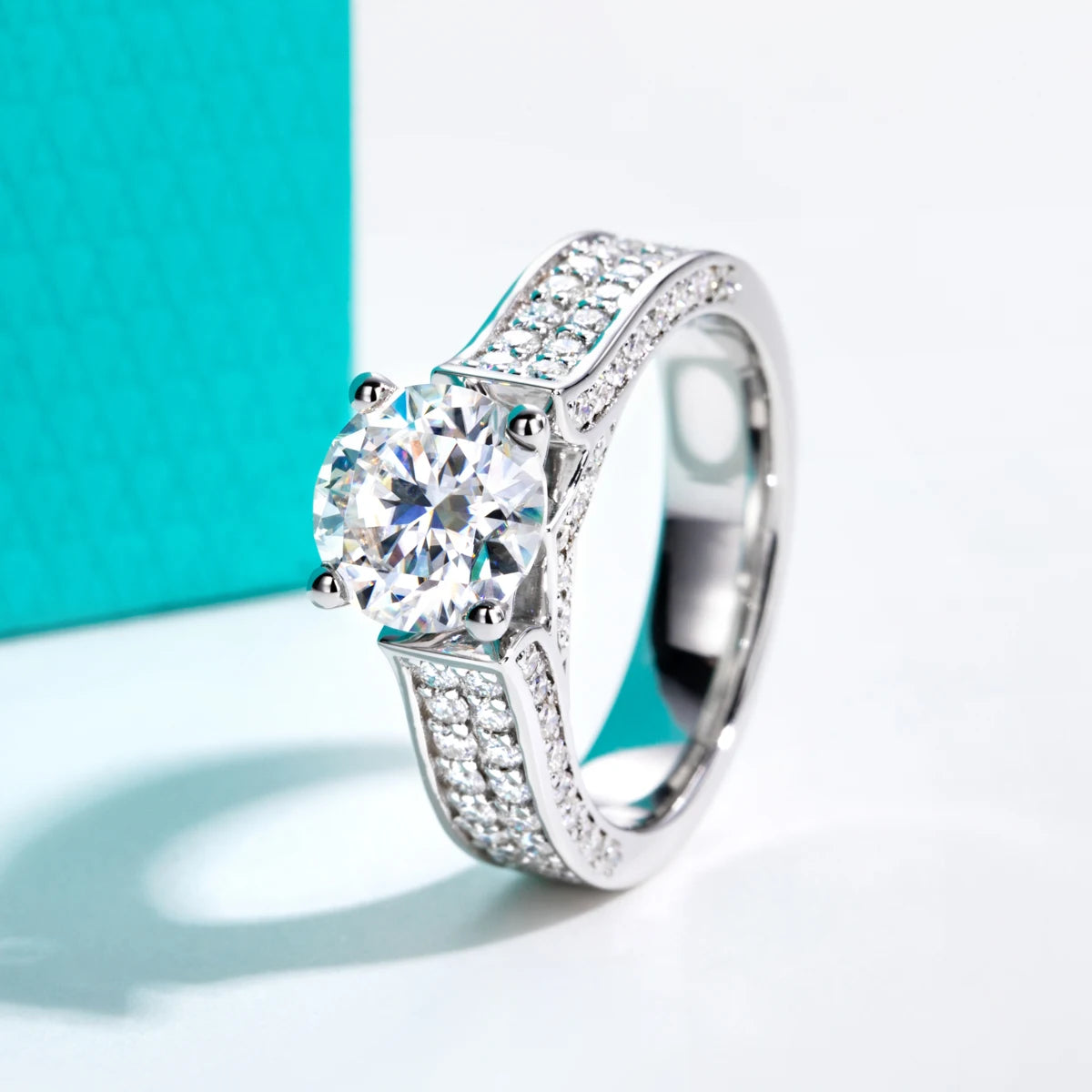 2ct Moissanite Engagement Ring for Women 925 Sterling Silver 18k Gold Plated D Color Luxurious Wedding Band Ring