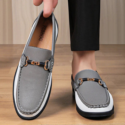 Sapatos Masculinos de Couro Genuíno de Marca de Luxo Mocassins de Casamento Sem Cadarço Nova Tendência Fivela de Metal Sapatos Masculinos Versáteis para Negócios