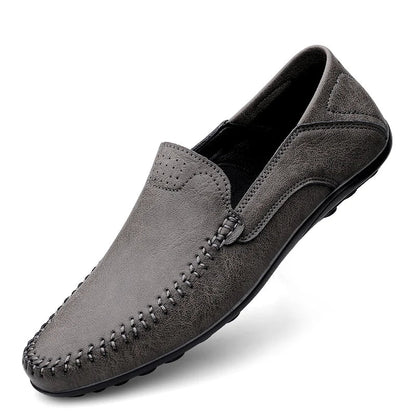 Fashion Men Casual Leather Shoes Luxury Italian Soft Men Loafers Handmade Moccasins Men Breathable Slip on Boat Shoes Plus Size