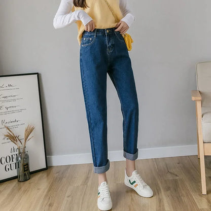 Calça Jeans Harem de Cintura Alta e Perna Reta com Comprimento Cropped