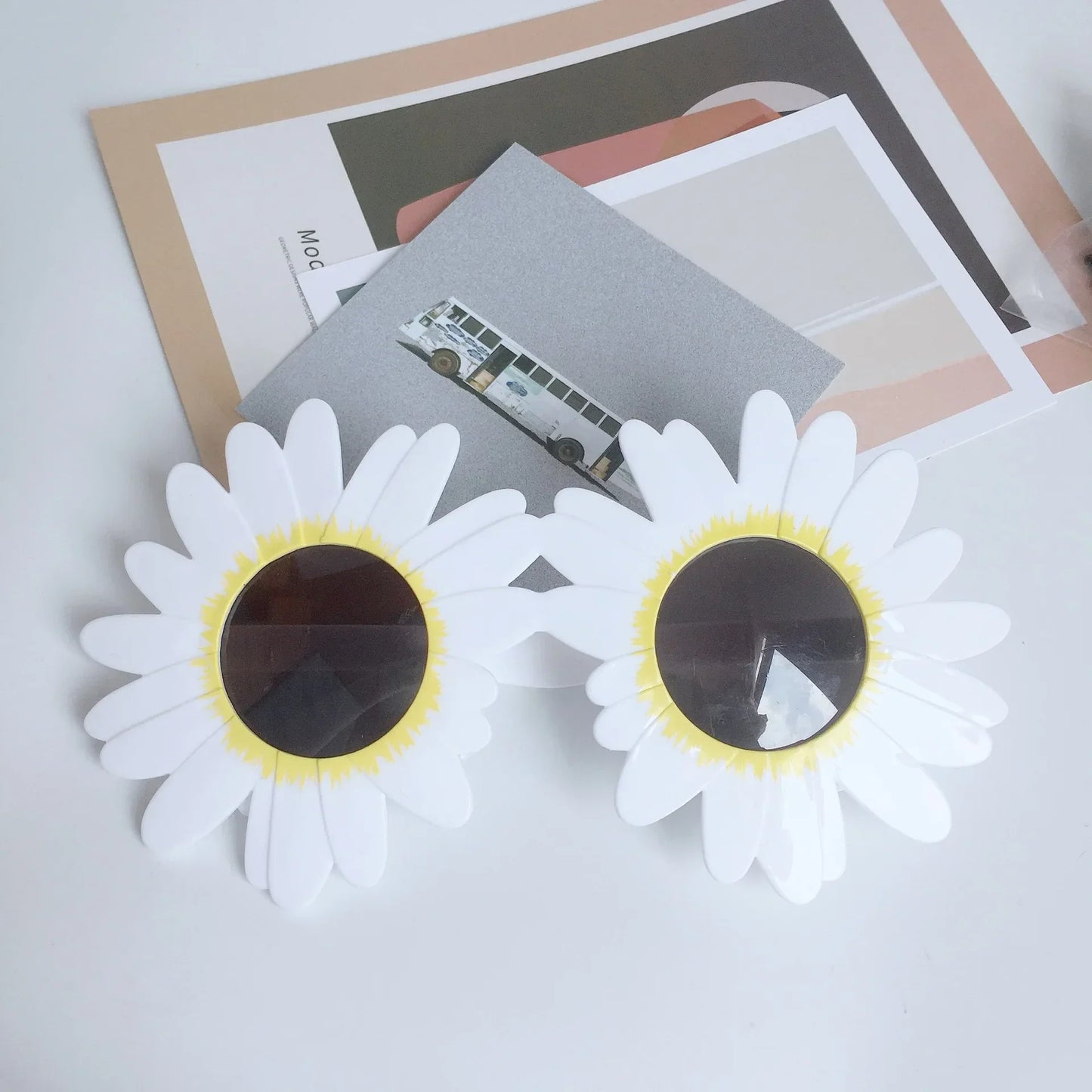 Sunglasses Little Daisy Shape Sun Glasses Funny Party Decorative Eyeglasses Plastic Gathering Picnic Photography Props