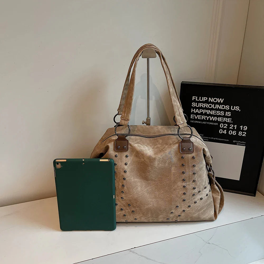 Autumn/Winter Retro Commuter Single Shoulder Bag for Women 2025 New Rivet Tote Bag Large Capacity Travel Handbag