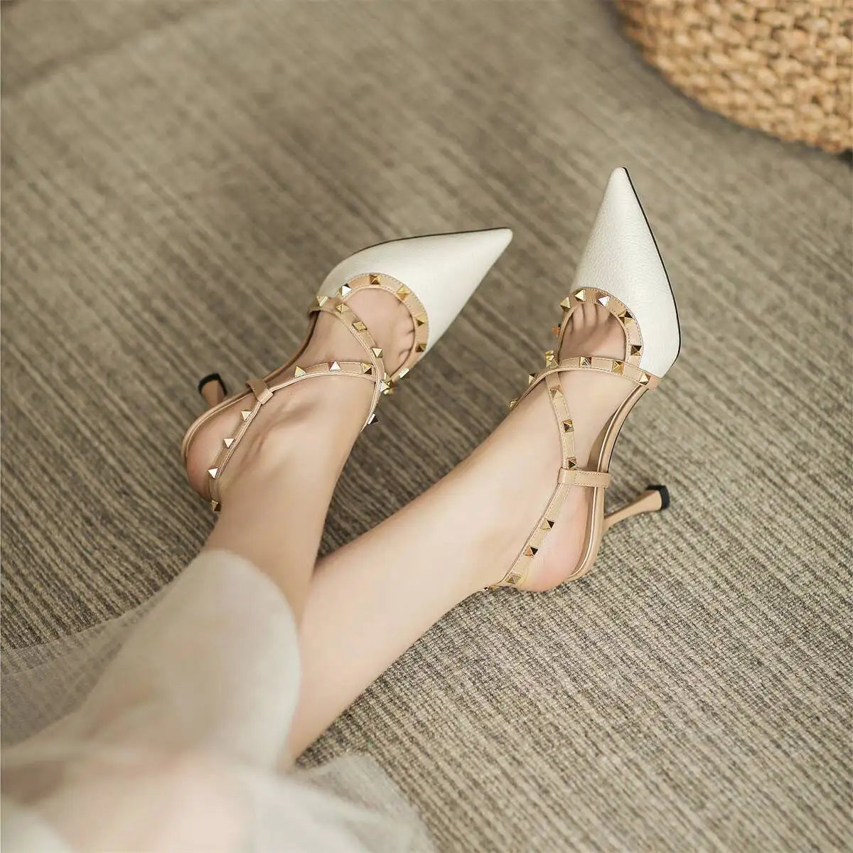 2024 Summer New Designer New Ankle Strap Sandals for Women Party Elegant Rivet Pointed Stiletto Sexy High Heel Women Shoes