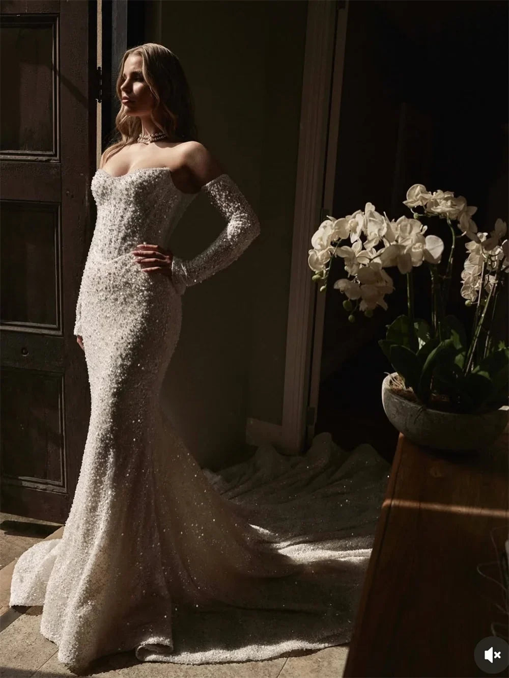 Customized White Mermaid Wedding Dresses Strapless Back Zip Bridal Gowns Elegant Detachable Sleeves Train Wedding Gowns