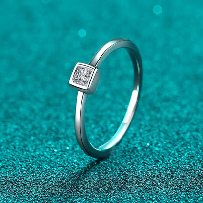 0.3CT 3*3MM Princess Cut Moissanite Rings for Women 100% Sterling Silver 925 Plated 18k Party Classic Jewelry Wholesale