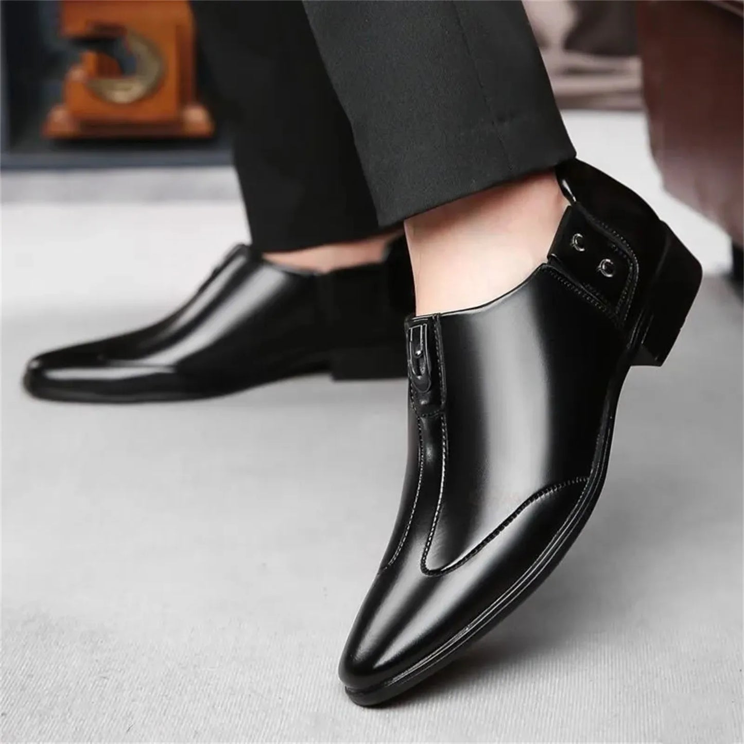 White Men'S Casual Loafers Stylish Men'S Comfortable Business Formal Spring Leather Men'S Loafers Metal Shoes British Luxury