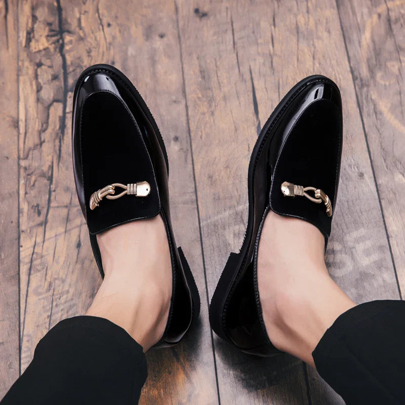 Lightweight metal trim retro British style small leather shoes pointed leather matching color slip-on loafers for men