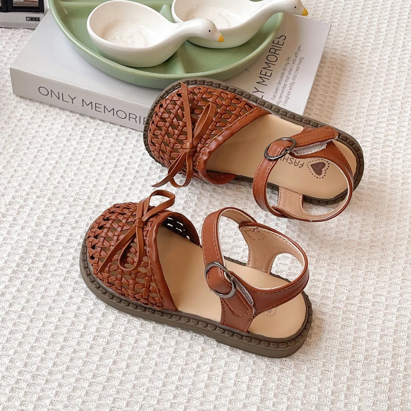 Kids Summer Casual Sandals Sweet Bow Girls Woven Flat Shoes Non-slip Children's Hollow-out Beach Sandals for School Daily Wear