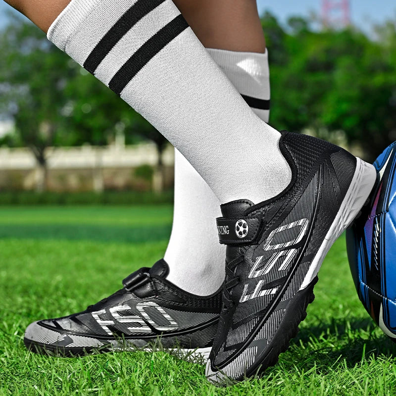 New Kid Football Boots Professional Match Match Boys Soccer Shoes Sports Shoes Non-Slip Sneakers Outdoor Comfortable Unisex