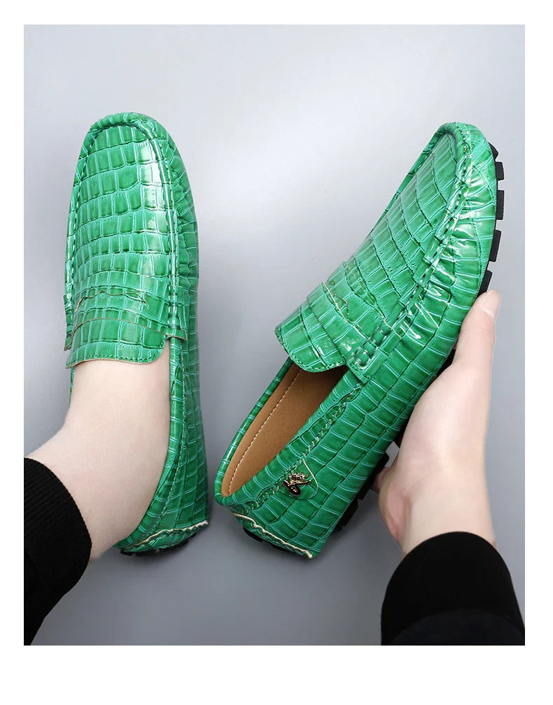 Patent Leather Beanie Shoes for Men 2025 New Spring and Summer Large Size Patent Leather Casual British Leather Shoes for Women Slip-On Slip-On Shoes