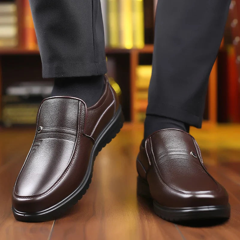 100% cowhide Men's Leather shoes New large size Fashion  riding boots Men's shoes Casual sports shoes Low heels Motorcycle boots