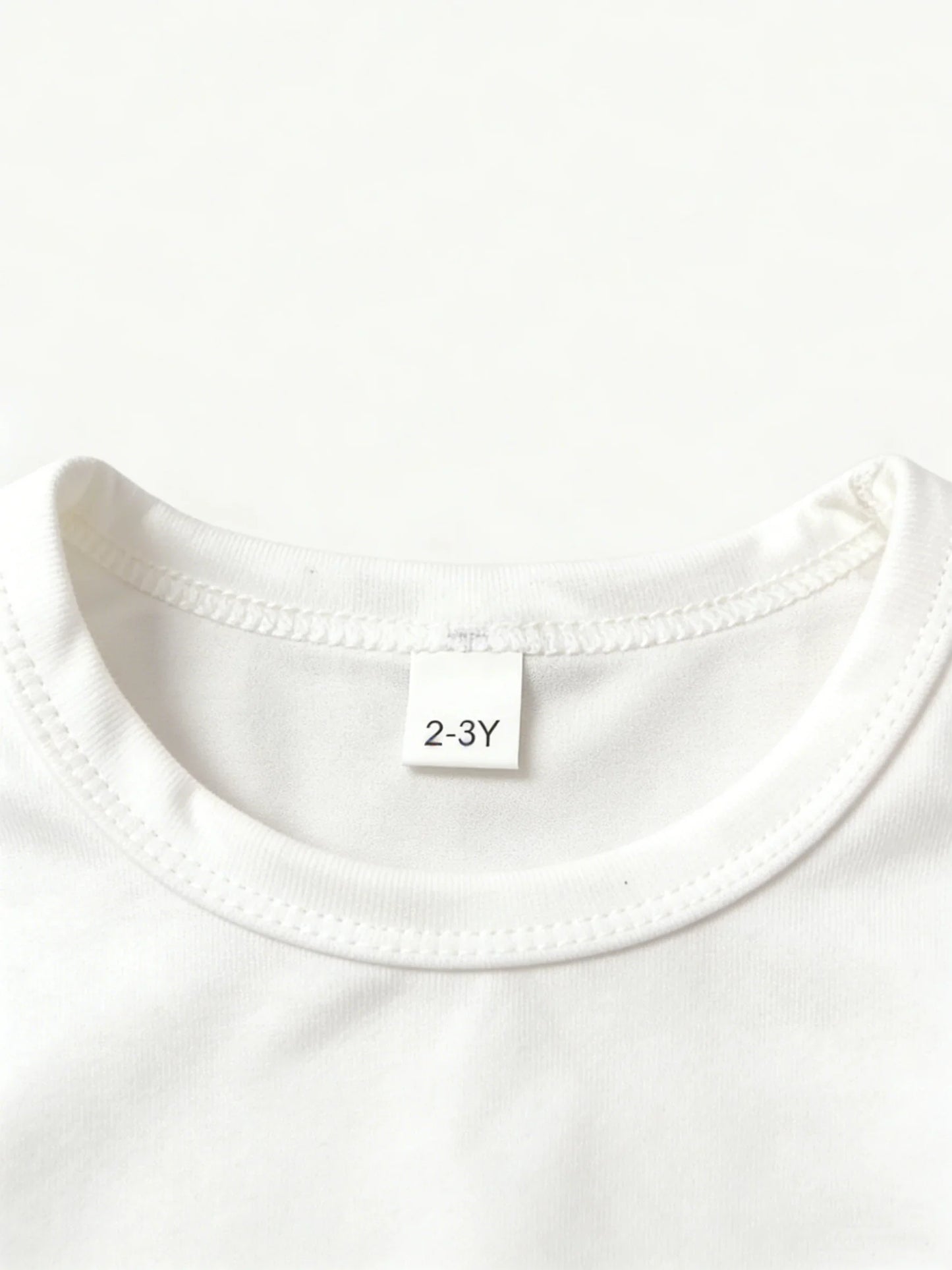 Boys’ zoo print two-piece set: fresh tee + loose shorts, cover kids’ comfort and natural playfulness
