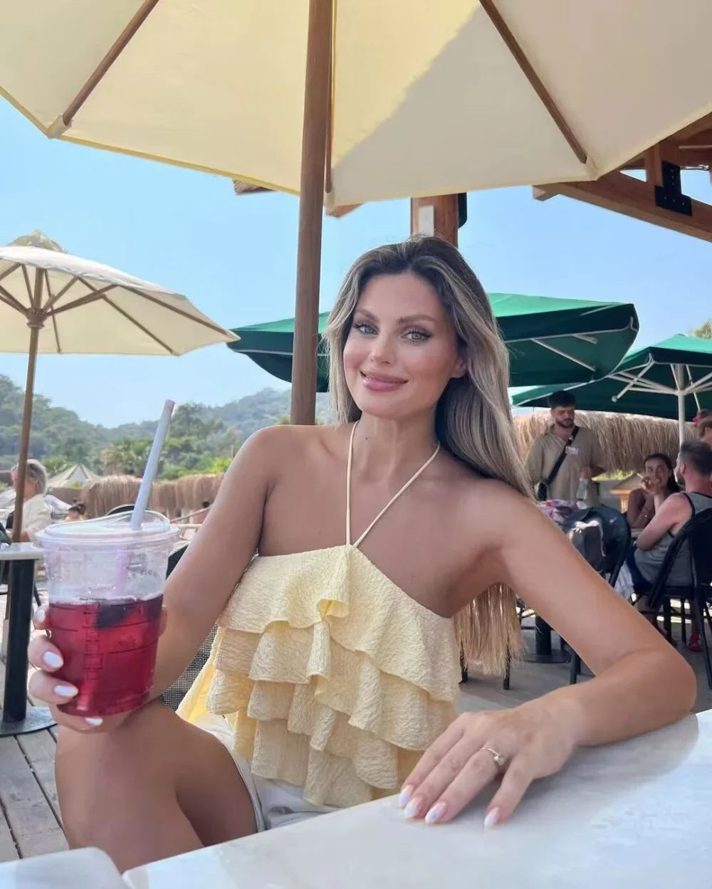 Textured halter crop top with ruffles Women's short yellow sleeveless top with sexy streamers for summer 2025 ETJ