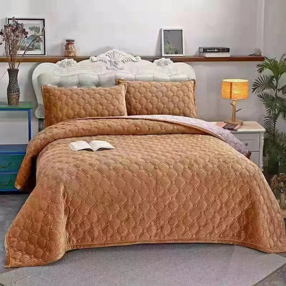 Solid Color Soft Velvet Quilted Bed Cover Blanket Short Plush Sofa Towel King Queen Size Anti-slip Bed Sheet 270x230cm Bedspread