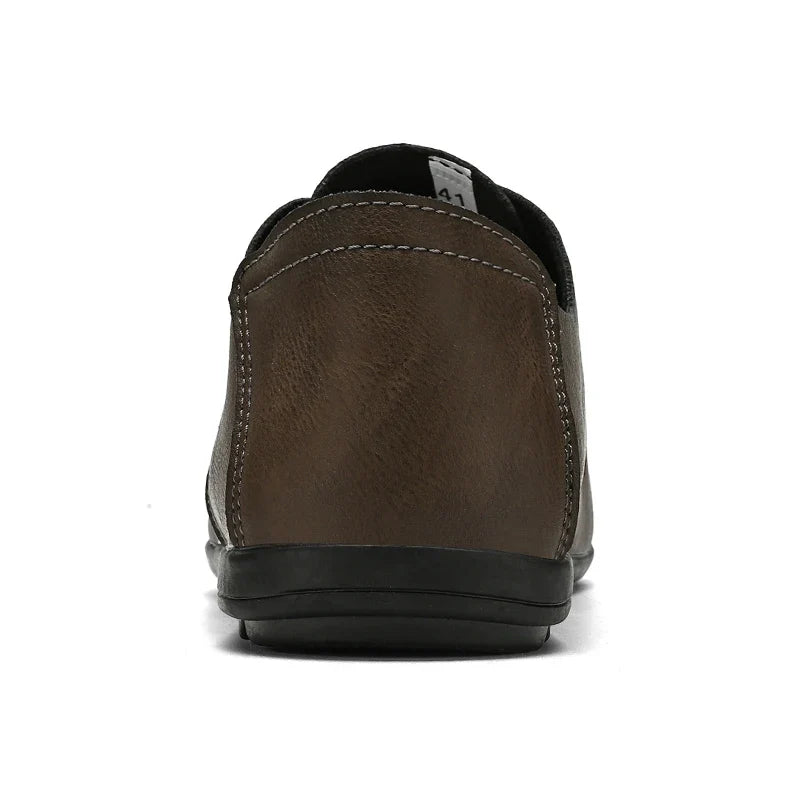 Men's leather shoes soft soles four seasons plus size casual leather shoes fashion trendy youth party Versatile driving shoes