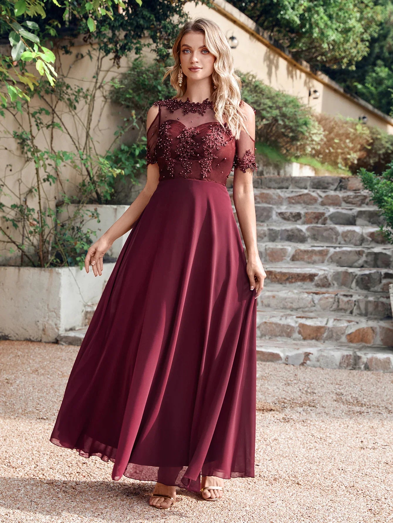 New Burgundy Evening Dresses Illusion Lace Appliques O-Neck Short Sleeve Prom Dress Sheer Back A-Line Long Formal Party Gowns