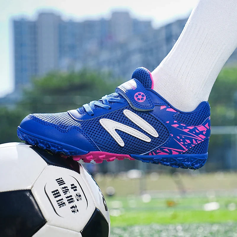 New Children Soccer Shoes Cleats Boys Football Boots TF Breathable Ultralight Grass Training Fast Athletic Sneakers 28-39