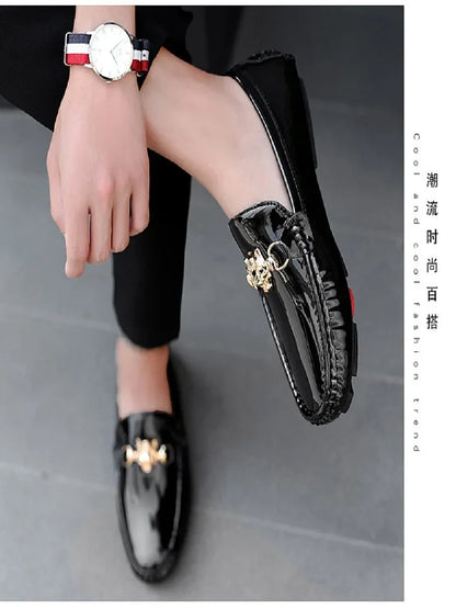 2025 Spring and Summer New Internet Celebrity Glossy Leather Peas Shoes Men's Large Size Slip-On Trendy Fashion Handmade Men's Shoes