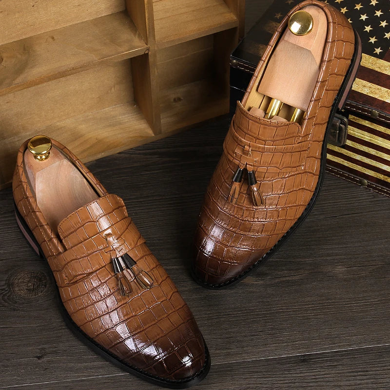 Luxury Formal Men's Dress Italian Designer Stylist Wedding Casual Business Patent Leather Loafers Oxfords Shoes for Men