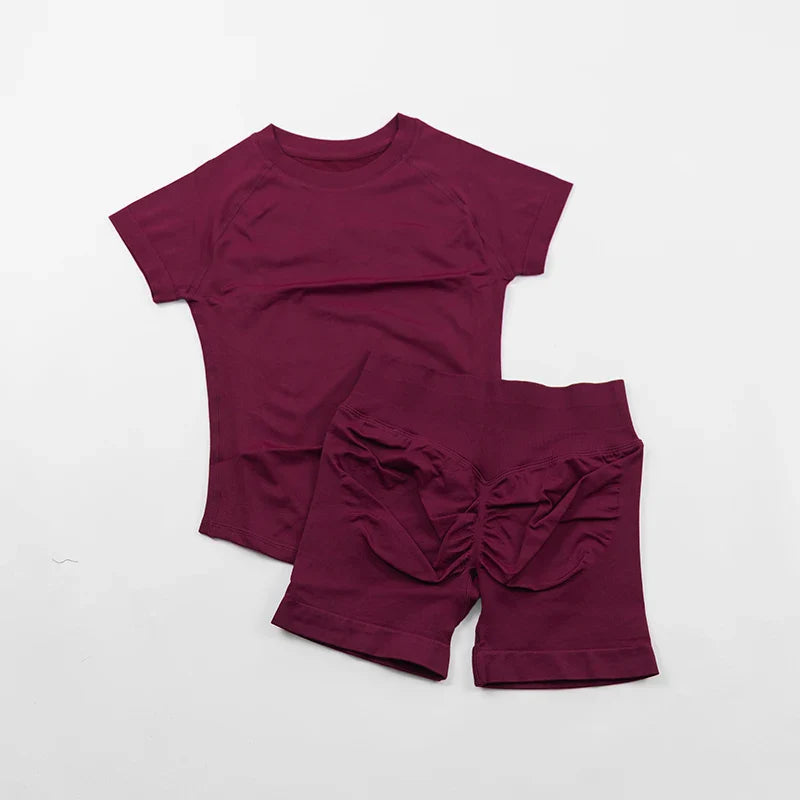 Seamless Yoga Set Fitted Workout Clothes Woman Gym Wear Short Sleeve Top Shirt Scrunch Booty Gym Shorts 2 Piece Sports Suits