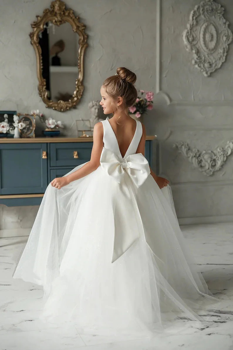 Communion Girl Dress Lace Appqulies Bodice Floor-length Skirt Puffy Dress with Long Train Formal Party Toddler Clothe