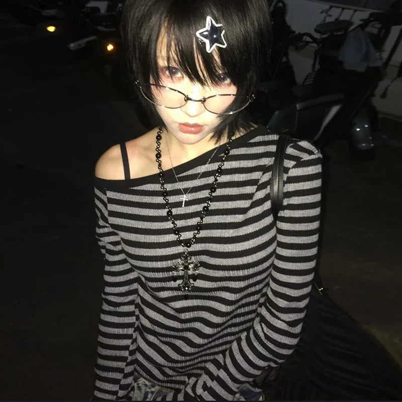 Y2k T-shirt Women Long Sleeve Off Shoulder Striped Crop Tops Y2k Grunge 2000s Aesthetic Streetwear T Shirts