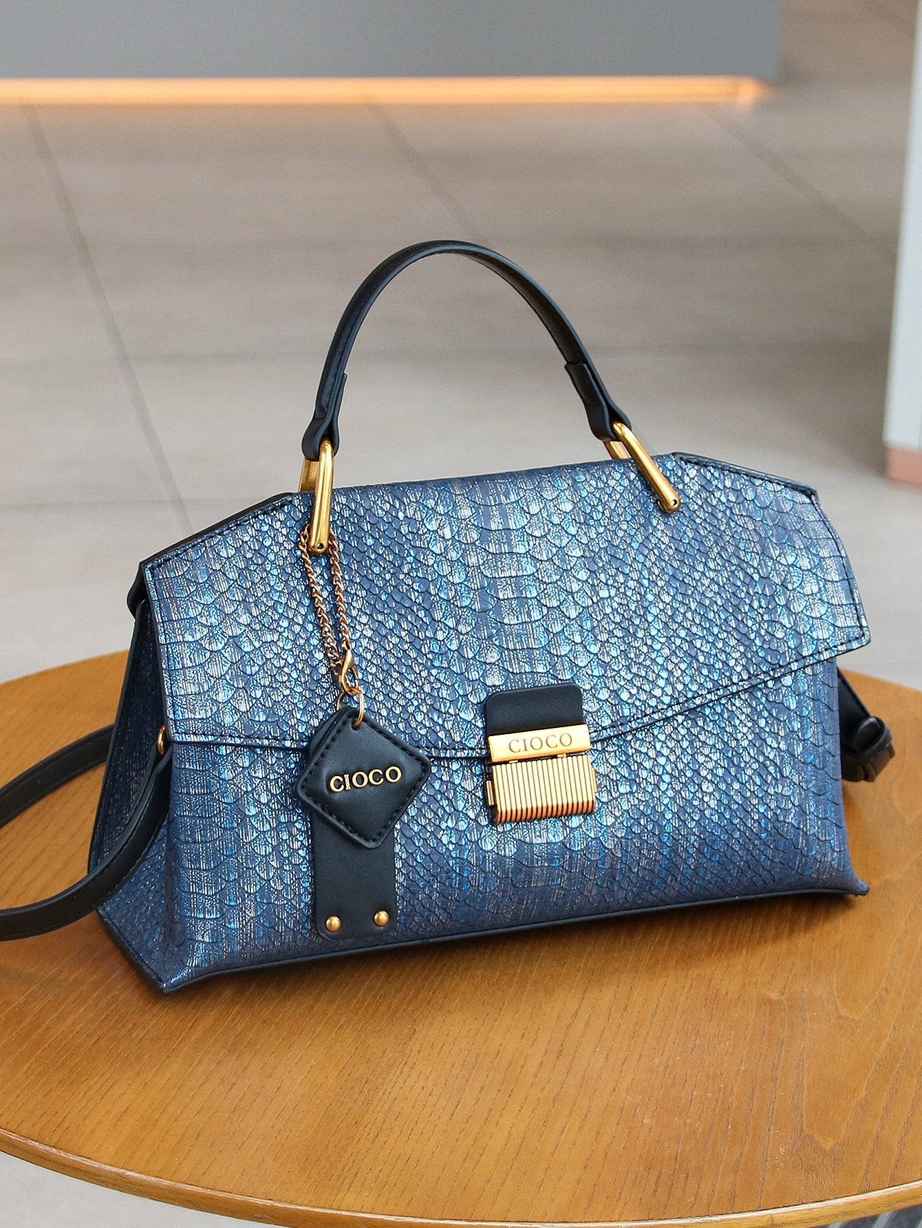 2025 new retro blue snake-shaped high-grade handbag fashion luxury luxury handbag lightweight large-capacity one-shoulder messen