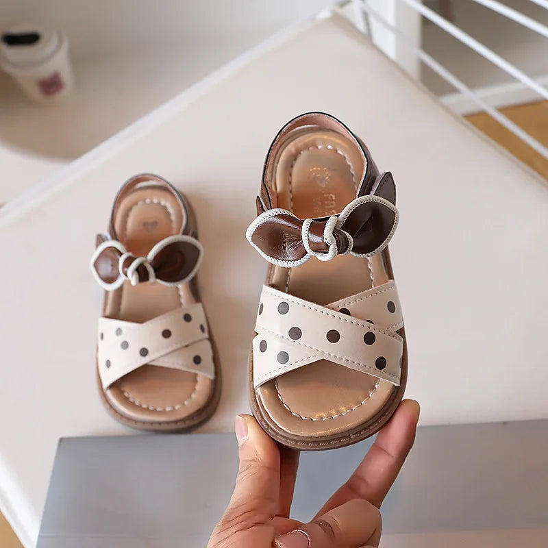 2026 Summer New Girls Soft Bottom Sandals Fashion Retro Hollow Roman Casual Shoes Open-toe Hundreds Of Princess Beach Shoes