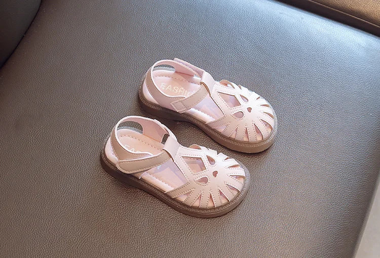 Children's Soft-soled Shoes Summer T-Strap Closed Toe Little Girls Princess Fashion Anti-Slip Korean Style Boys Beach Sandals