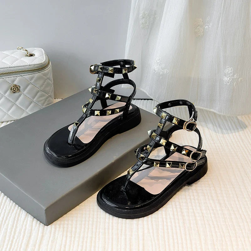 Summer New Kids Sandals Girls Princess Rivet Sandals Soft Children Beach Shoes Fashion Roman Sandals Size 26-36 Versatile