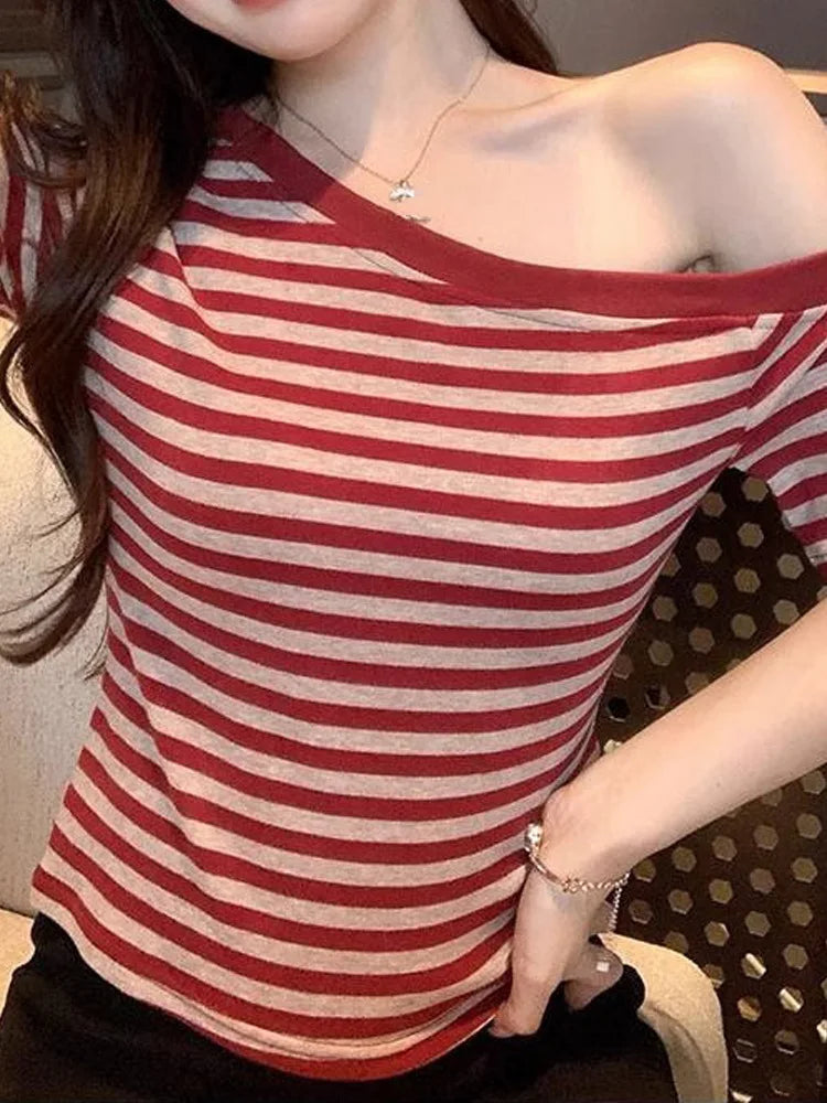 1pcs Girl Summer Striped T-shirt Womens Classic Basic Fashion Tee New Ladys Short Sleeve Loose Tops Females Off Shoulder Tshirts