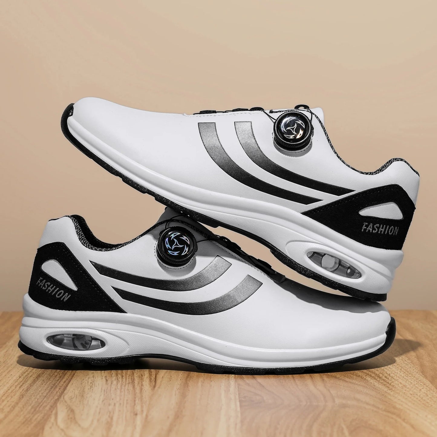 New Men's Fashion Casual sports shoes, Comfortable Hovershoe sole, Outdoor Leisure Walking cycling, Golf shoes, black and White