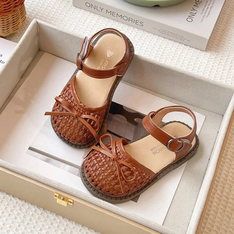 Kids Summer Casual Sandals Sweet Bow Girls Woven Flat Shoes Non-slip Children's Hollow-out Beach Sandals for School Daily Wear