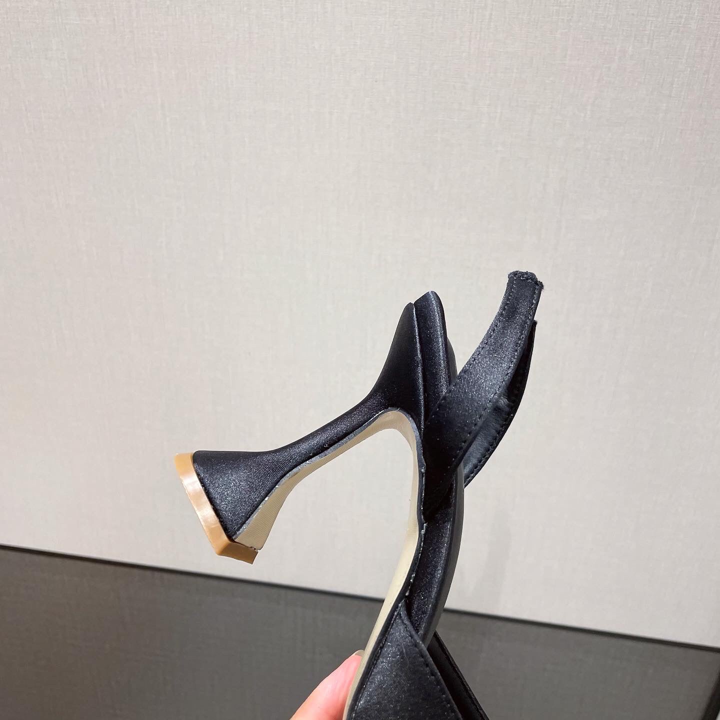 Brand Women Pumps Luxury Crystal Slingback High Heels Summer Bride Shoes Comfortable triangle Heeled Party Wedding Shoes