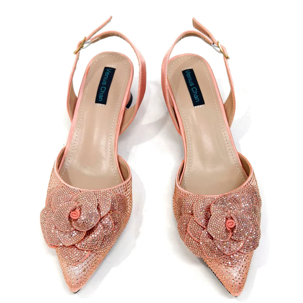 Fashion Ladies Evening Shoes And Bags Paired With Handmade Petal Wine Color Pointed Toe Mid-Heel Nigerian Women Party Shoes