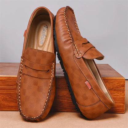 Sapatos Masculinos Casuais de Couro Mocassins Masculinos Designer Slip on Sapatilhas Náuticas de Alta Qualidade Chaussure Homme Tamanhos Grandes 38-47