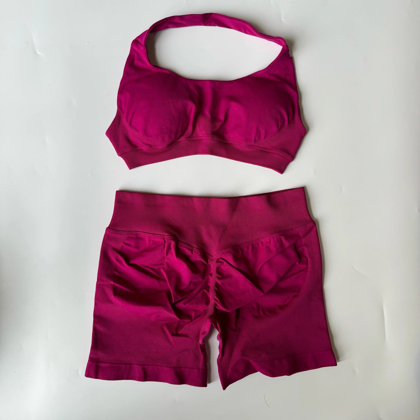 Yoga Shorts Set Seamless Yoga Set Workout Scrunch Shorts Sets Halter Sports Bra Scrunch Shorts Fitness Clothes Gym Suit