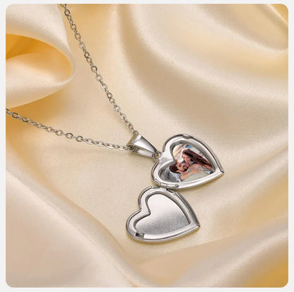 Women Locket Necklaces, Openable Heart Pendants, Stainless Steel Shell Photo Frame Necklace