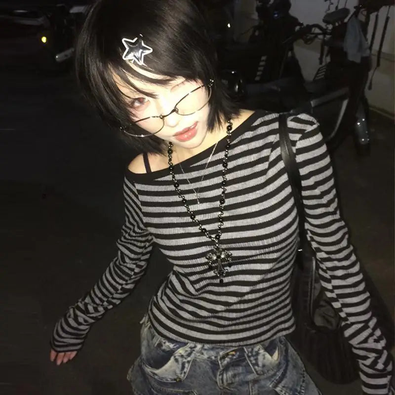 Y2k T-shirt Women Long Sleeve Off Shoulder Striped Crop Tops Y2k Grunge 2000s Aesthetic Streetwear T Shirts