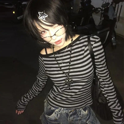 Y2k T-shirt Women Long Sleeve Off Shoulder Striped Crop Tops Y2k Grunge 2000s Aesthetic Streetwear T Shirts