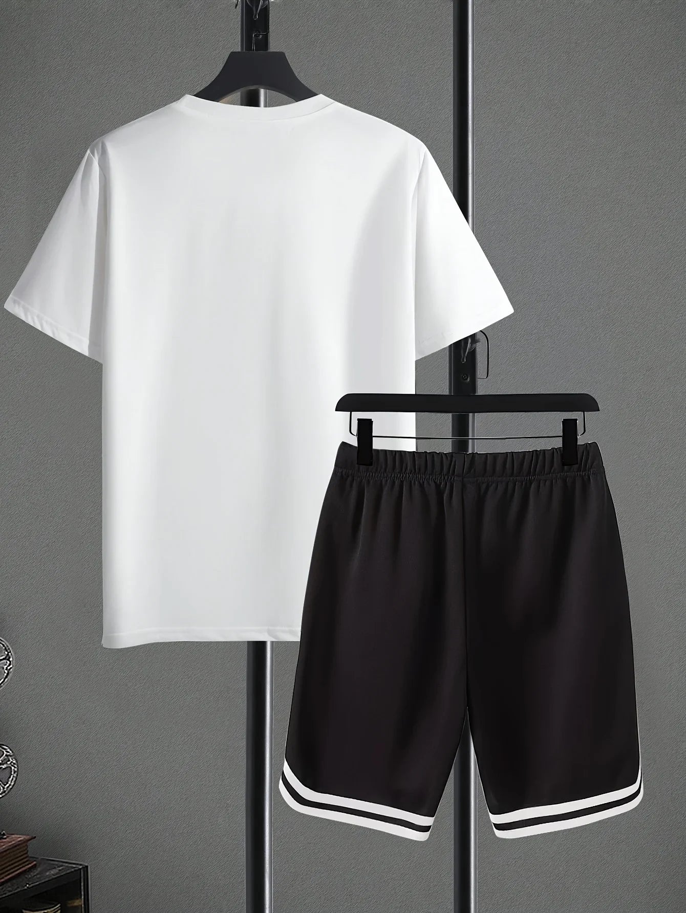 youth set for Summer 2025 featuring letter prints is a vibrant and fashionable streetwear