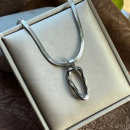 Stainless Steel Exaggerated Punk Big Round O Shaped Pendant Necklace Women Men Chunky Snake Blade Chain Grunge Steampunk Jewelry